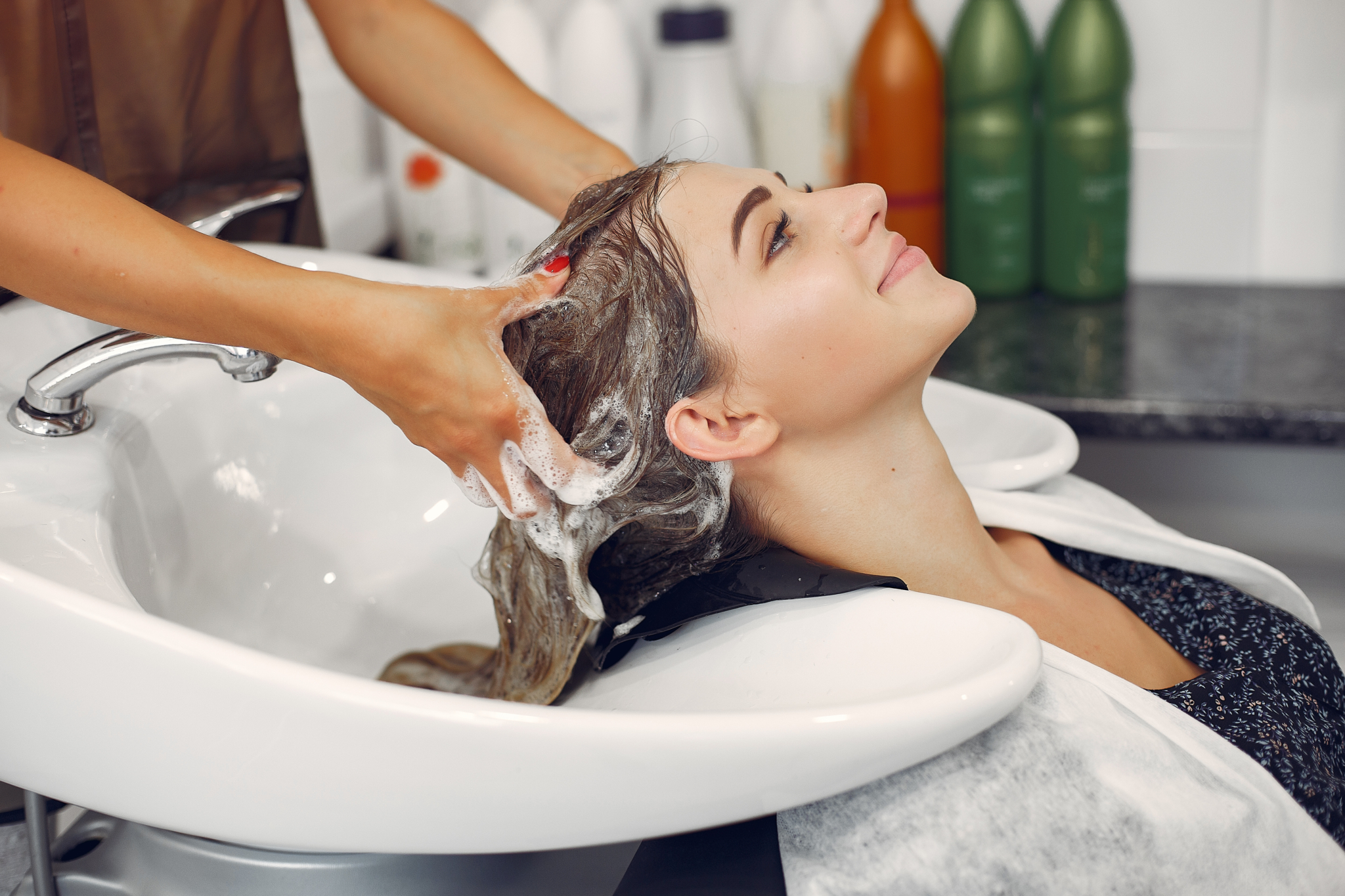 Como lavar o cabelo corretamente: passo a passo eficaz